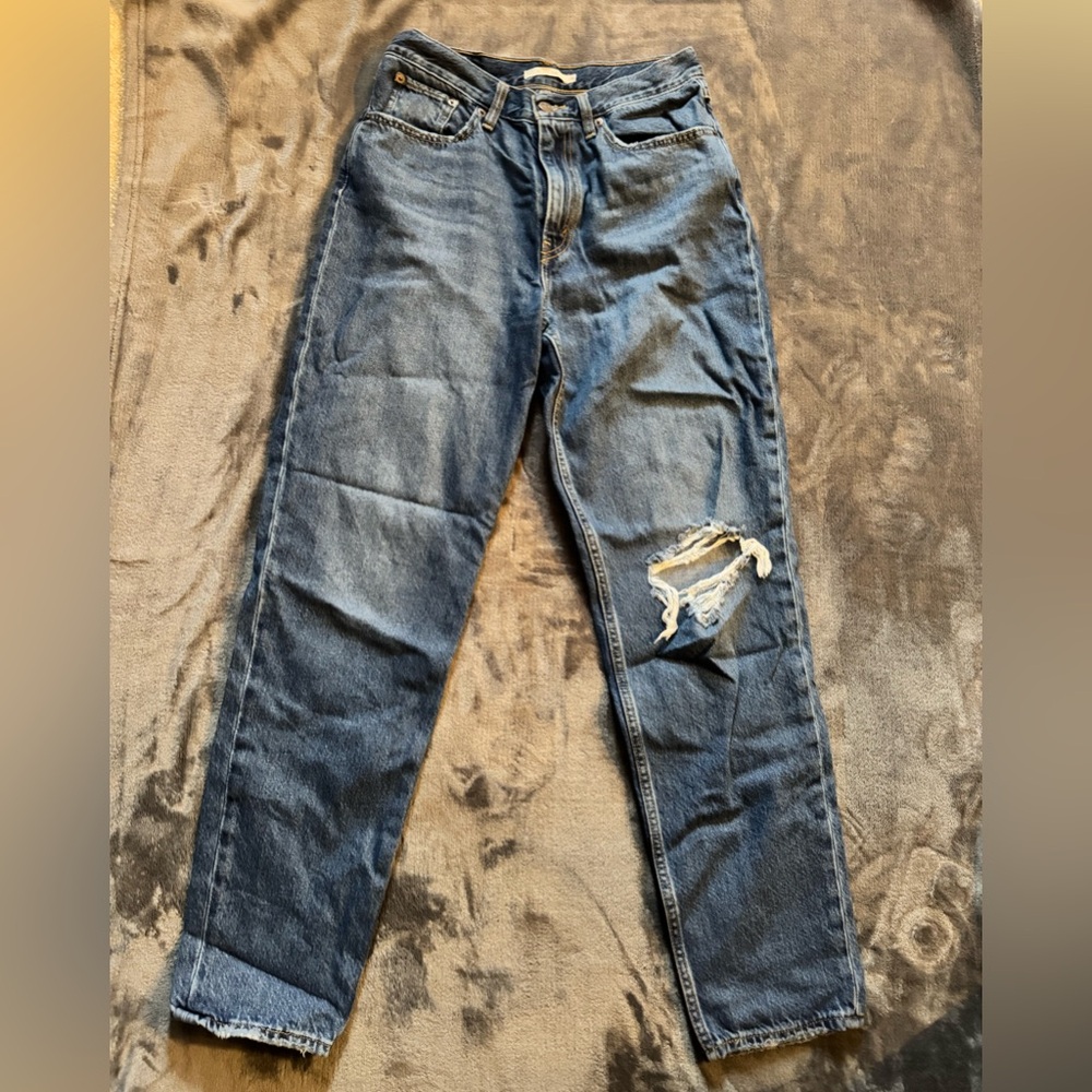 Levi’s 80s Mom Jeans